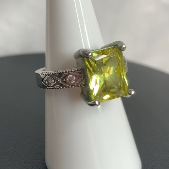 Women’s 925 Yellow Gemstone Ring, Big Huge Square Gem, Vintage Jewelry - Picture 11 of 12